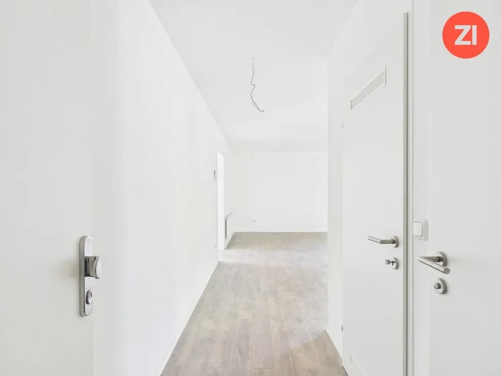 Generalsanierte Wohnung in Bahnhofsnähe mit Balkon und Außenstellplätzen - Bild 1