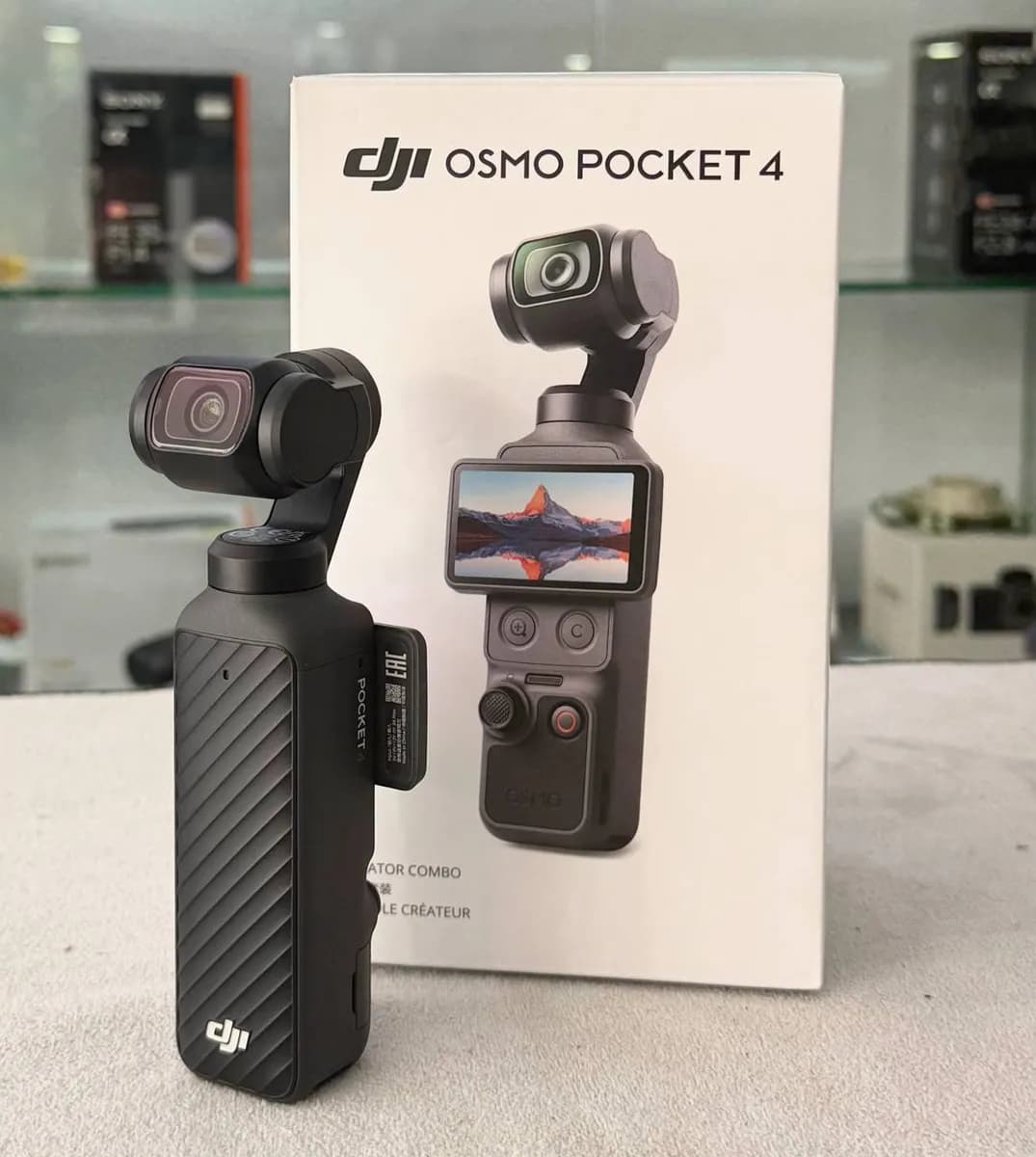 DJI Pocket 4 Combo