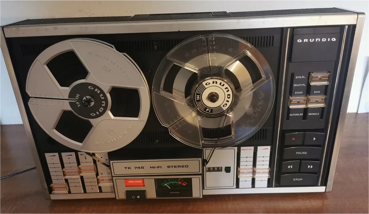 GRUNDIG  Tonbandgerät TK 745