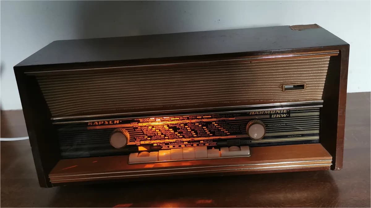 KAPSCH Harmonie-UKW  Röhrenradio