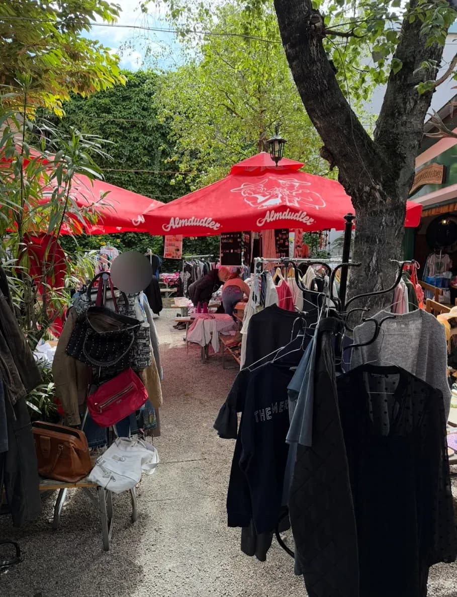 Flohmarkt beim Heurigen Herrgott aus Sta