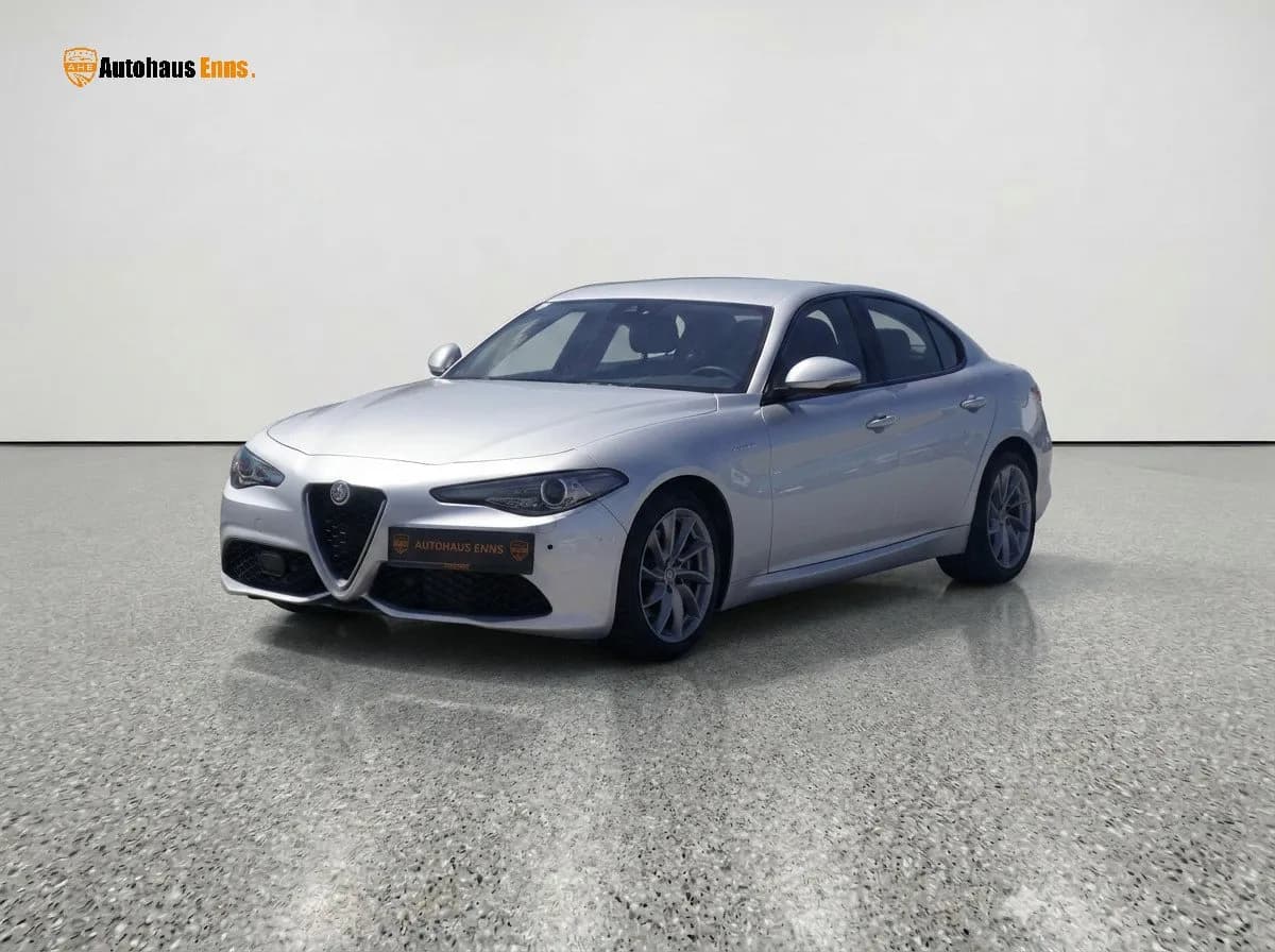Alfa Romeo Automatik / 209 PS / Klimaautomatik / Navigation / Einparkhilfe