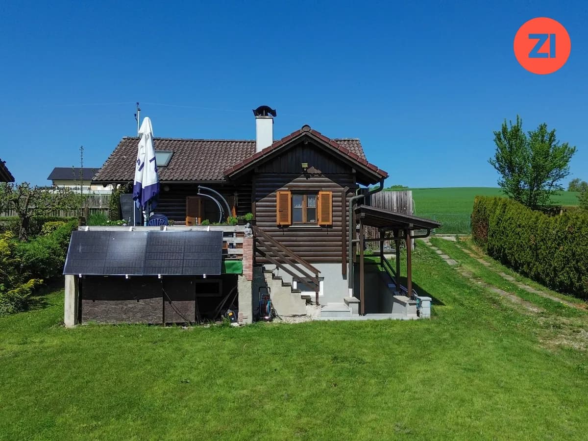Pucking: Blockbohlenhaus mit sonnigem Freizeitgrundstück
in ruhiger, idyllischer Lage! - Bild 1