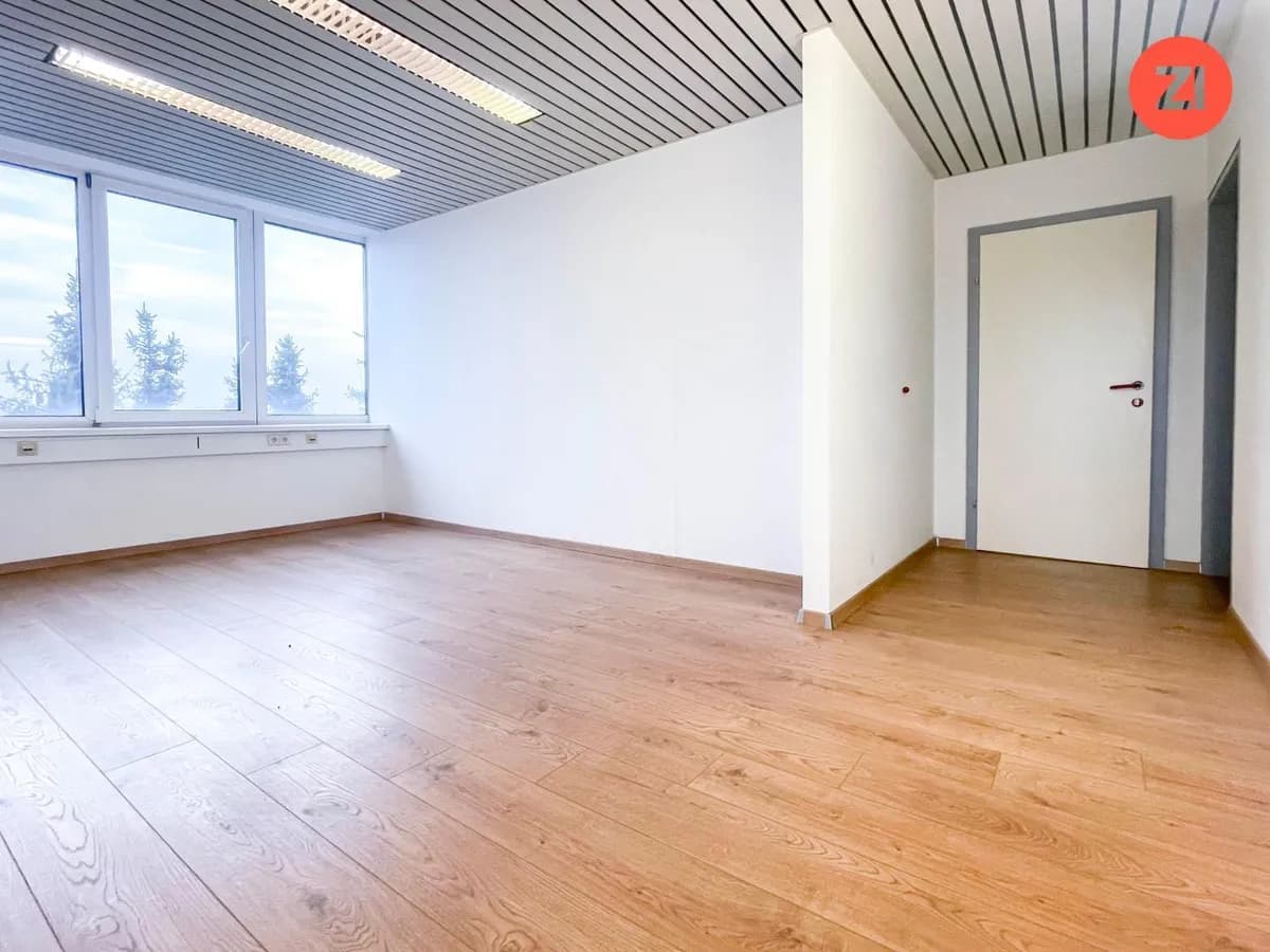 TOP AUTOBAHNANBINDUNG zw. Wien und Salzburg - 4- Raum Büro mit Gemeinschaftsküche - Bild 1