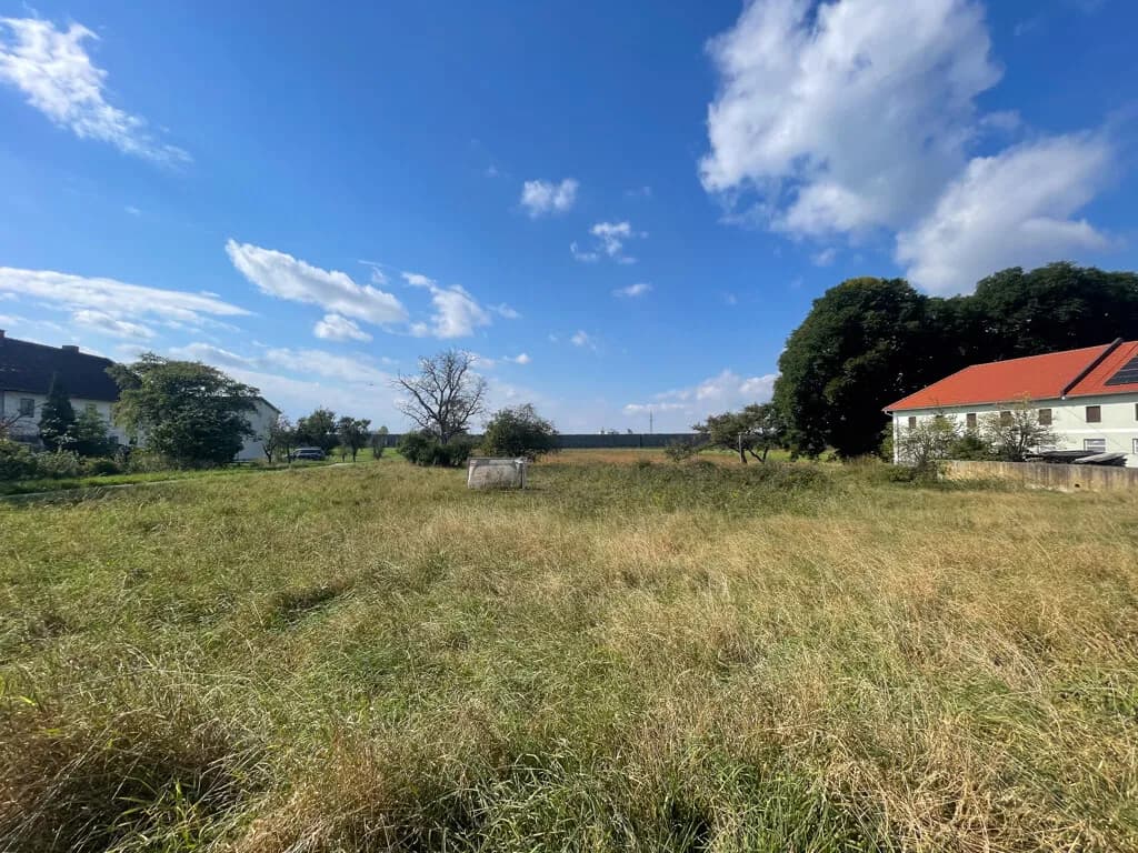 „Ihr Traum vom Eigenheim: Sonniges Baugrundstück in ruhiger Naturlage bei Ennsdorf“ ca. 843 m² - Bild 1