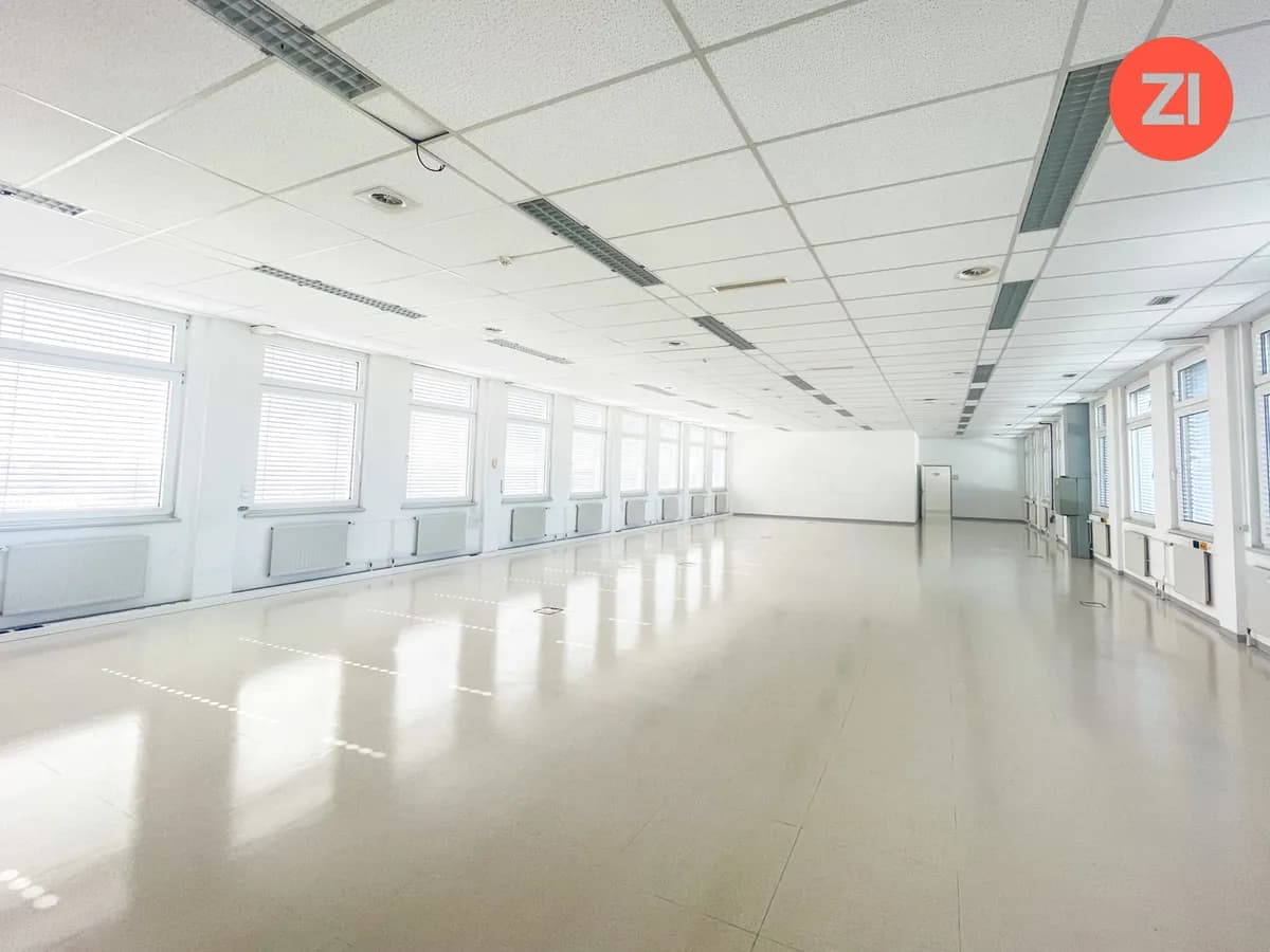 Leonding: Beeindruckende Büro - & Lagerflächen
Betriebskantine . Fitnesscenter . Parkplätze - Bild 1