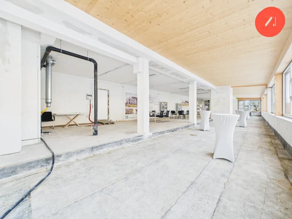 *Über der Nebelgrenze* Gewerbefläche mit viel Gestaltungsfreiheit mit Blick ins Grüne - Bild 1