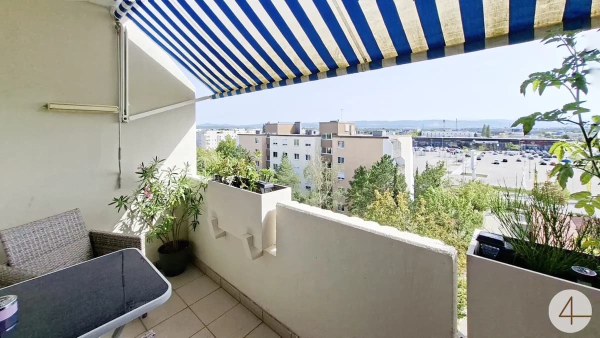 Top Lage mit Loggia