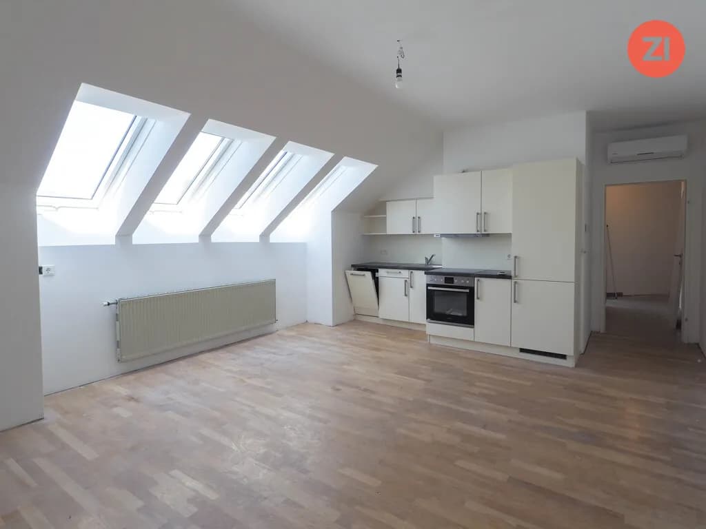 Helle zwei ZI-Wohnung mit Küche und Klimaanlage in Perg - Zentrum
