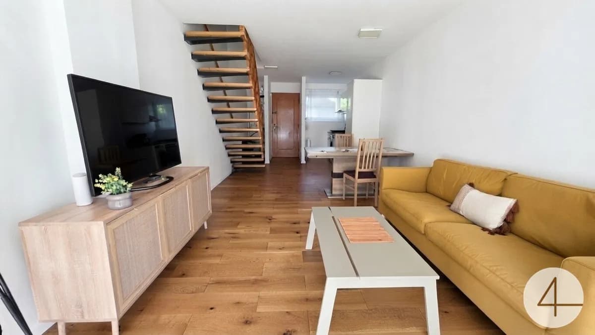 Vermietete Maisonette-Wohnung mit zwei Loggien