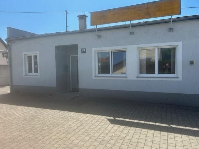 Objekt 1 und Objekt 2 verfügbar- auch getrennt mietbar Büros und Hallen