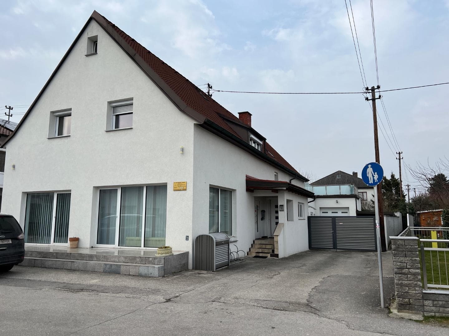 Tolle Gelegenheit! Möblierte Wohnung mit großer Terrasse Top 2
