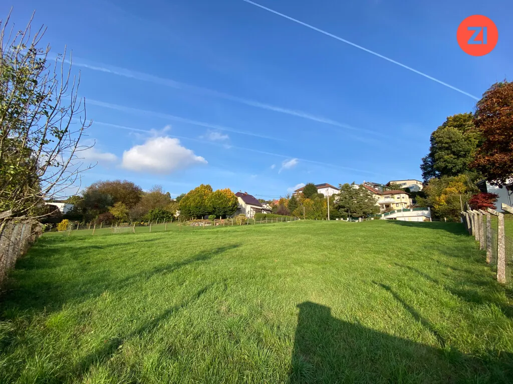 Flächenteilung möglich: Malerisches Grundstück mit Waldblick in Wilhering