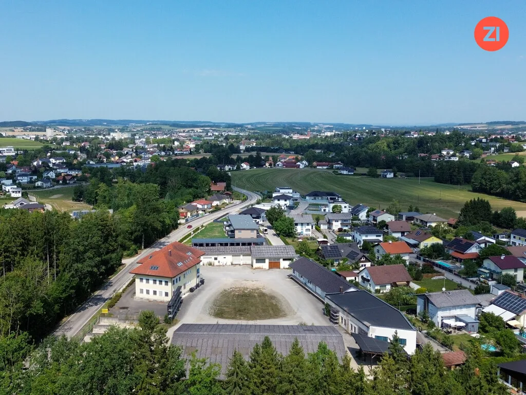 Großzügige Betriebsliegenschaft mit über 9.200 m² Grundstück in Top-Lage bei Ried im Innkreis - Bild 1