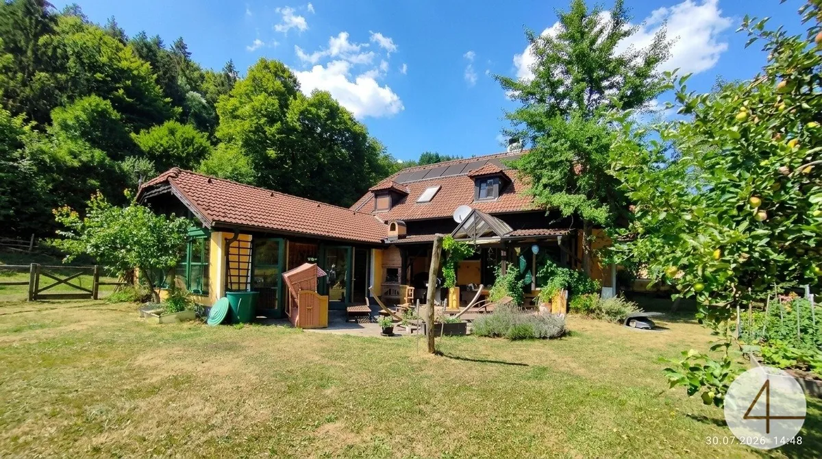 Pferdeliebhaber willkommen - Liegenschaft mit eigenem Bachlauf – Naturidyll auf knapp 1,9 ha - Bild 1