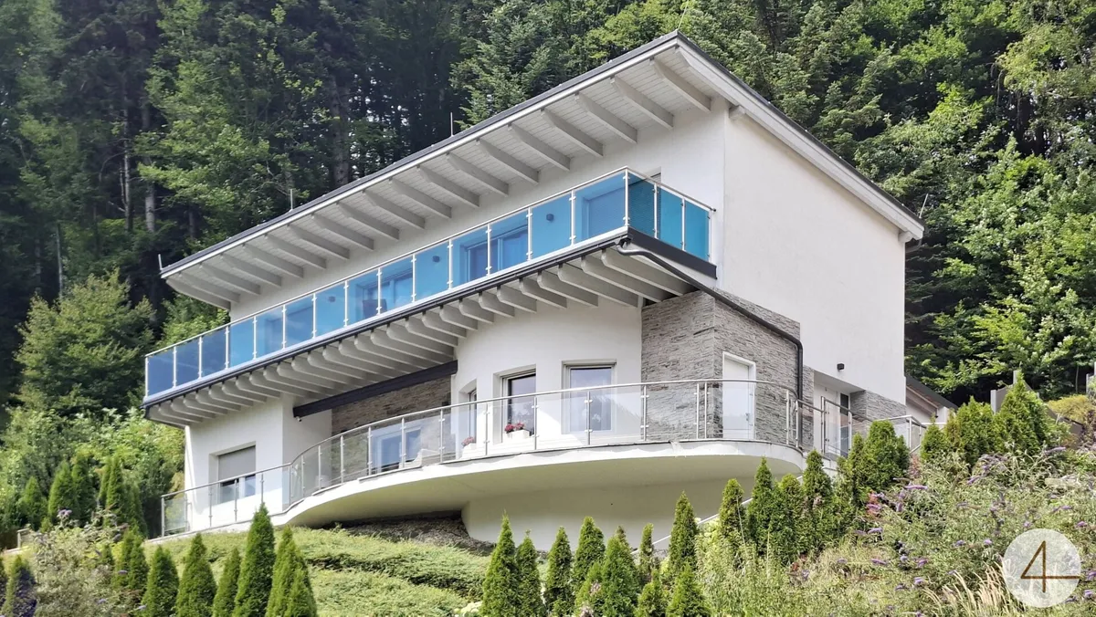 Exklusive Designvilla in traumhafter Hanglage mit Panoramablick - Bild 1