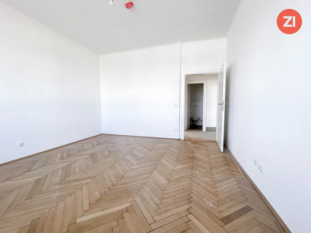 Renovierte 3- Zimmer Wohnung mit Balkon in den Innenhof