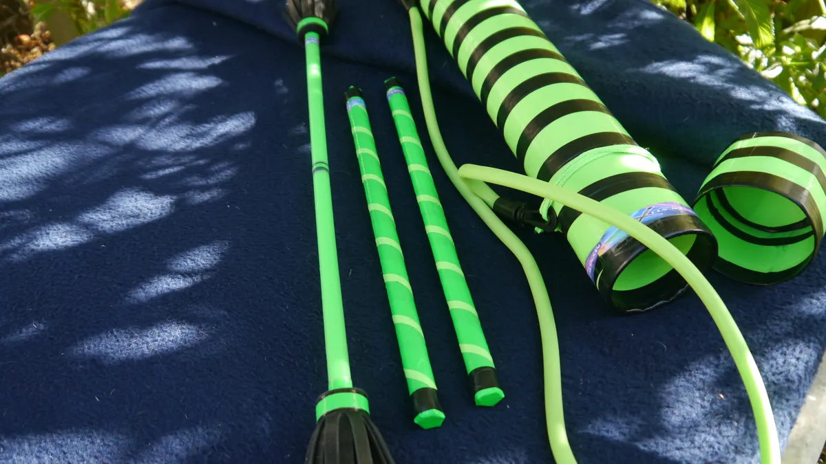 Flowerstick + Handstäbe + Transportbox Devilstick Jonglieren Jonglage Juggling