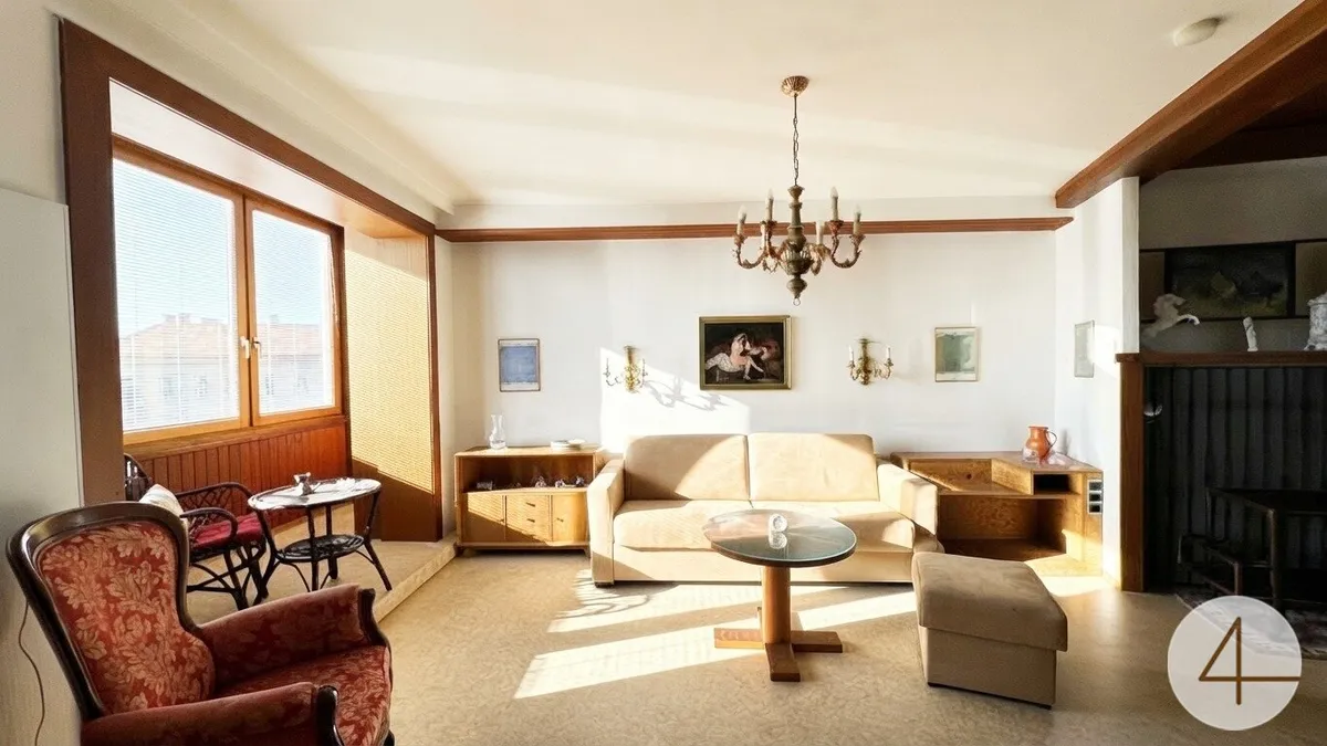 Stilvolles Wohnen mit Biedermeier-Flair | 73 m² & Westloggia - Bild 1