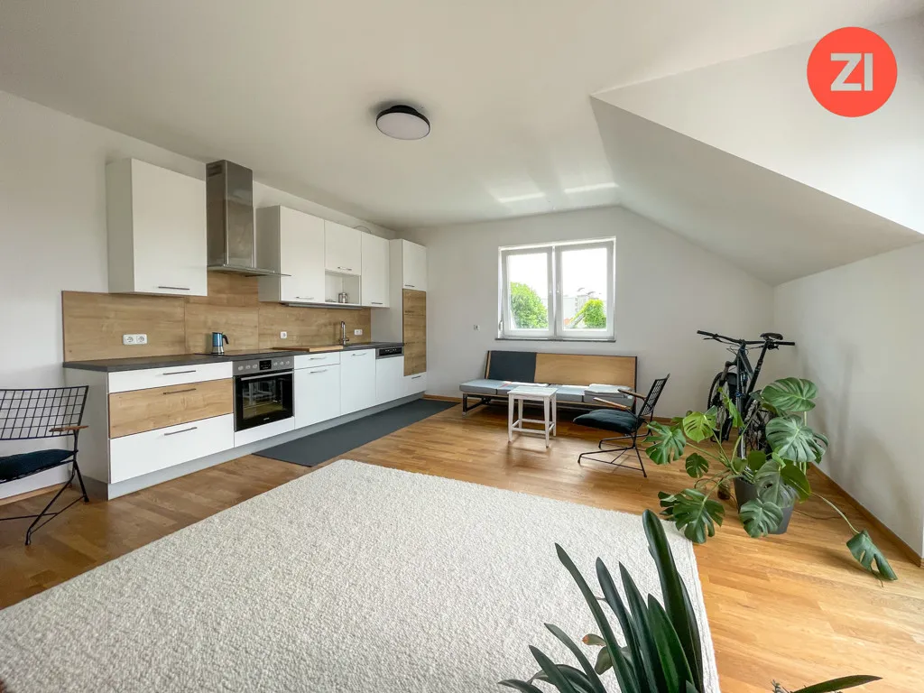Helle 2,5-Zimmer Wohnung mit Außenstellplatz ab 01.01.2027 verfügbar!