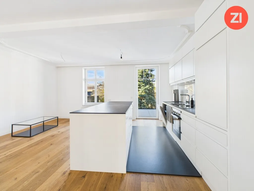 Einzigartige 4,5-Zimmer-Altbauwohnung mit großzügigem Balkon und Innenhofblick