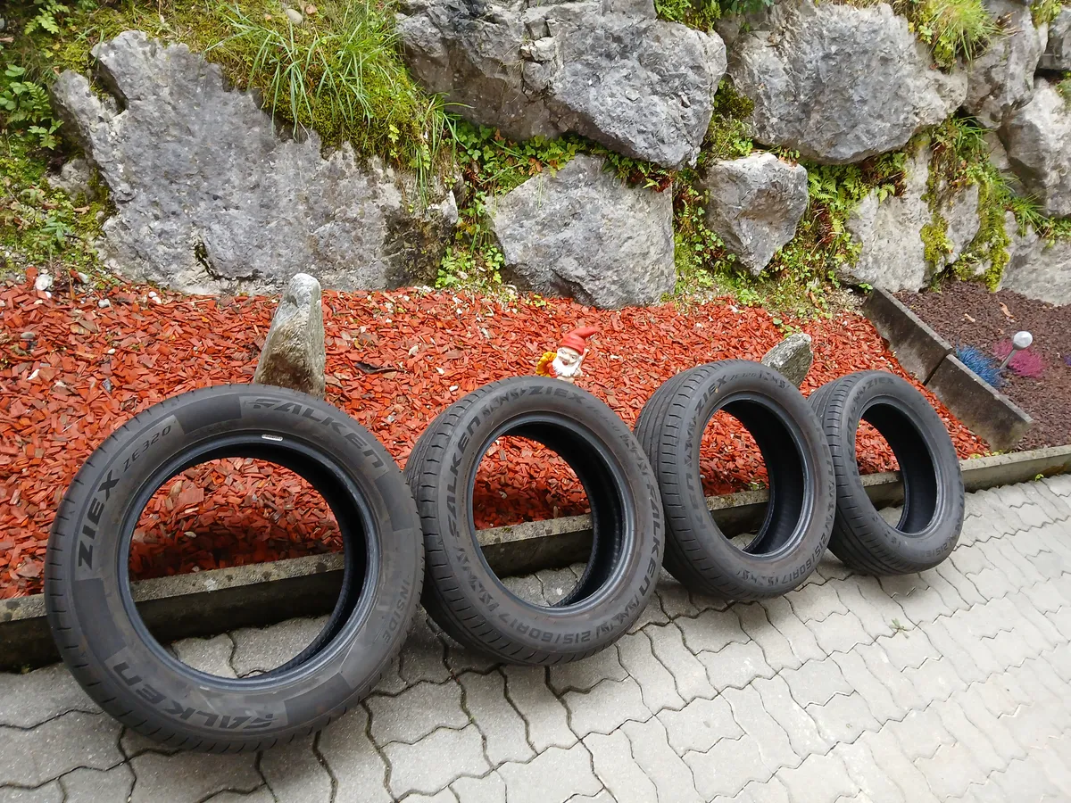 Sommerreifen 215/60R17 Falken Baujahr 2024