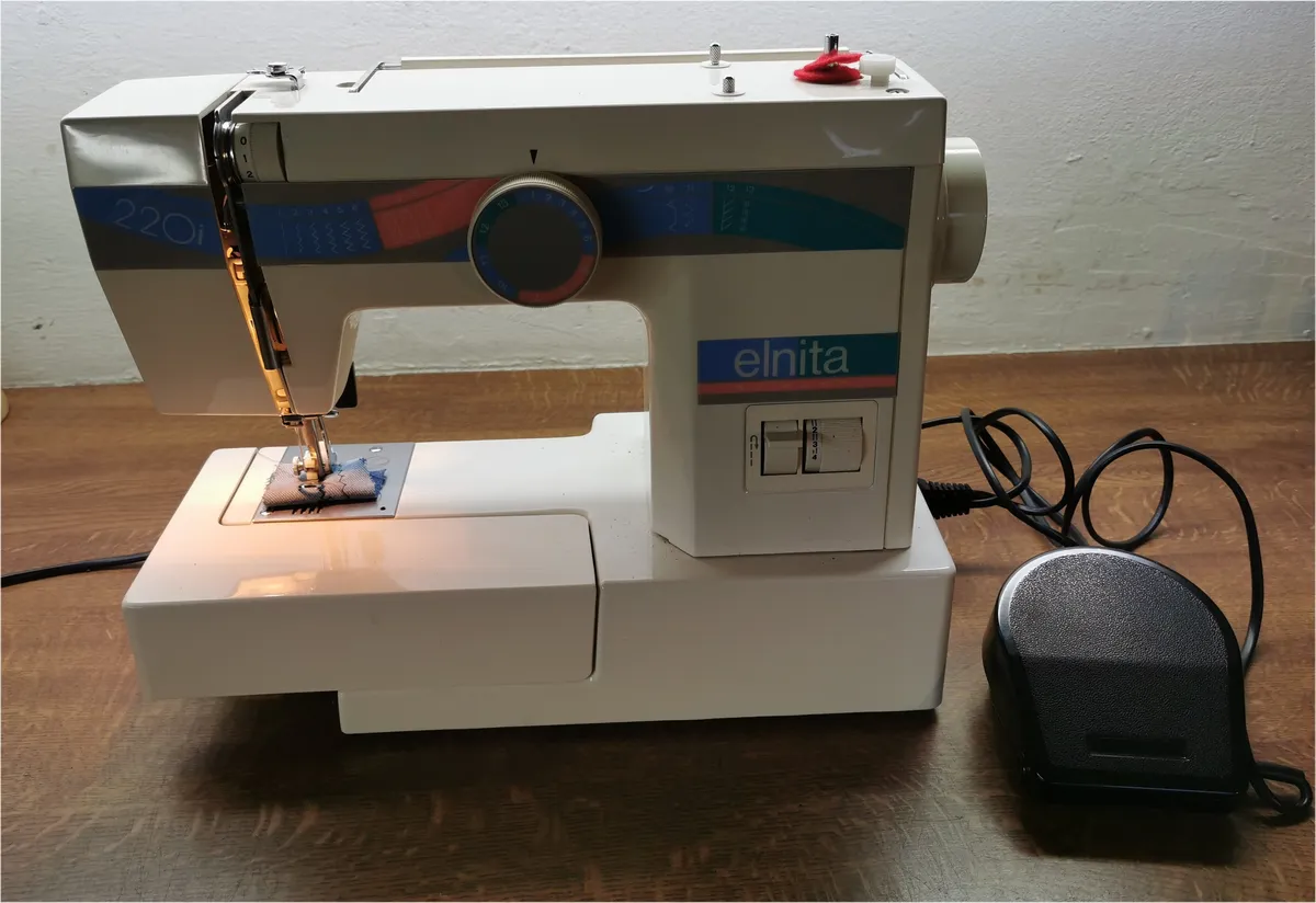 ELNA  Nähmaschine 3002