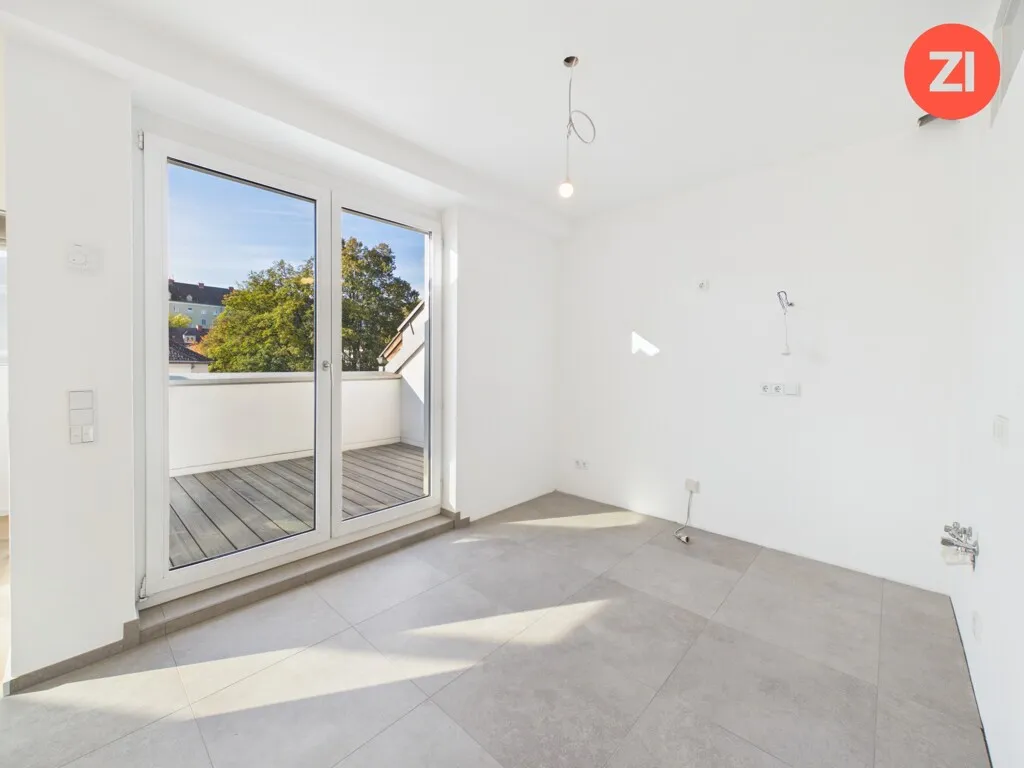 Helle renovierte 2- Zimmer Wohnung mit Balkon und Klimaanlage im Dachgeschoss - Froschberg - Bild 1