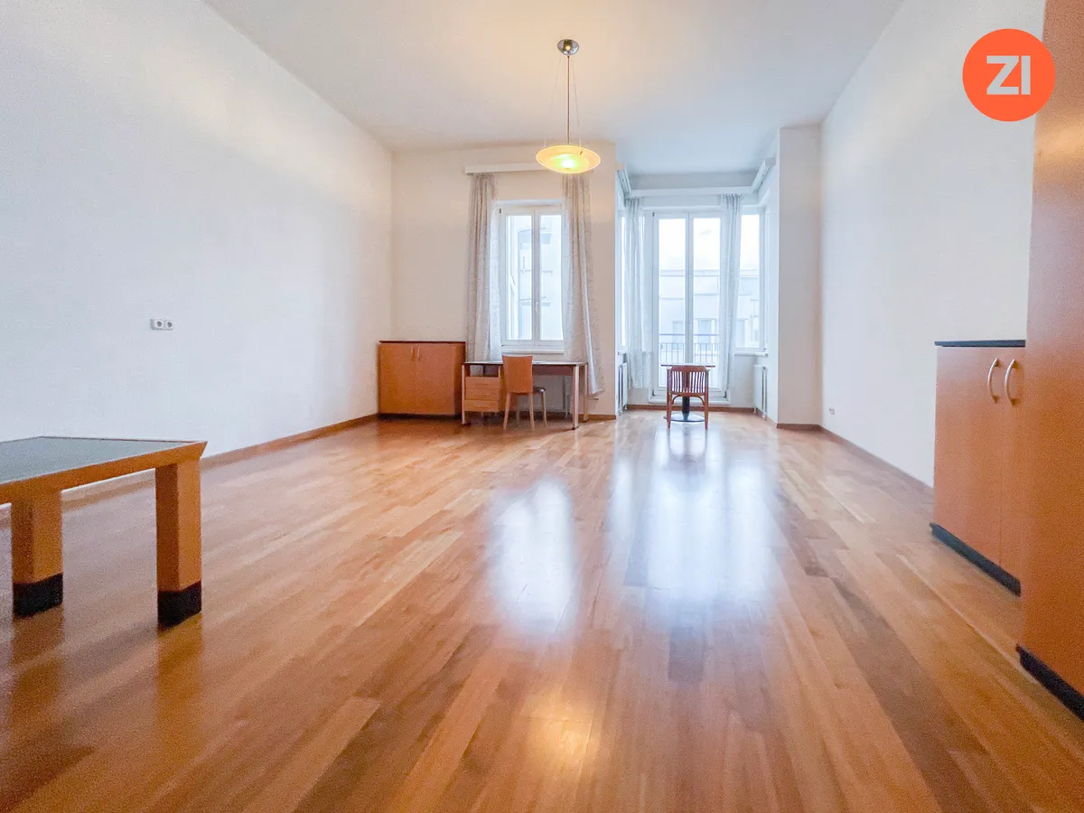 Gepflegte 1- Zimmer Wohnung in traditionsreichem Haus - Bild 1