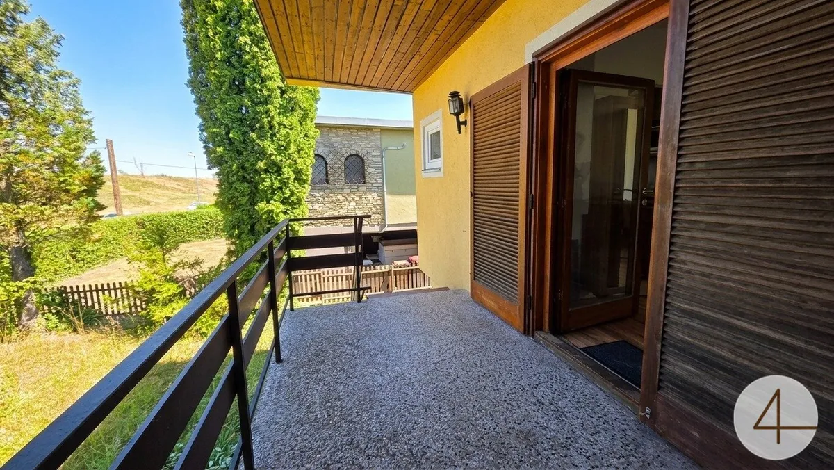 Charmantes Ferienhaus mit Terrasse – ganzjährig bewohnbar - Bild 1
